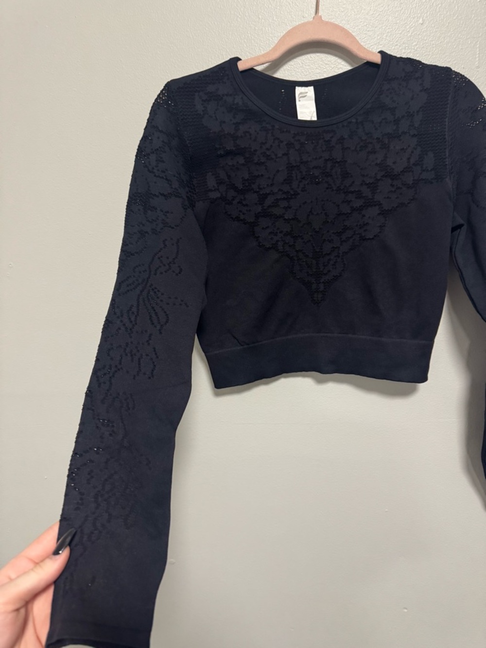 Fabletics Black Lace-Detail Long Sleeve Seamless Mesh Crop Top - Picture 5 of 8